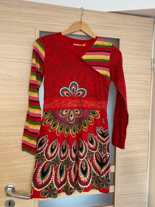 De vanzare Rochii Desigual, marime 32-36, pentru adolescente
