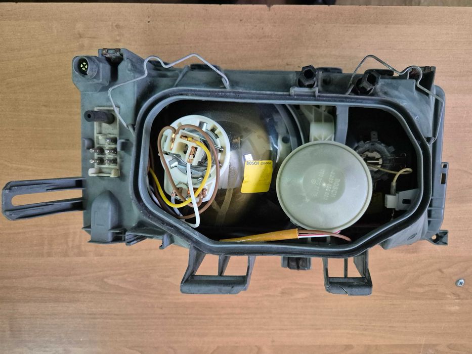 Фара левая на Мерседес бенц 190Е