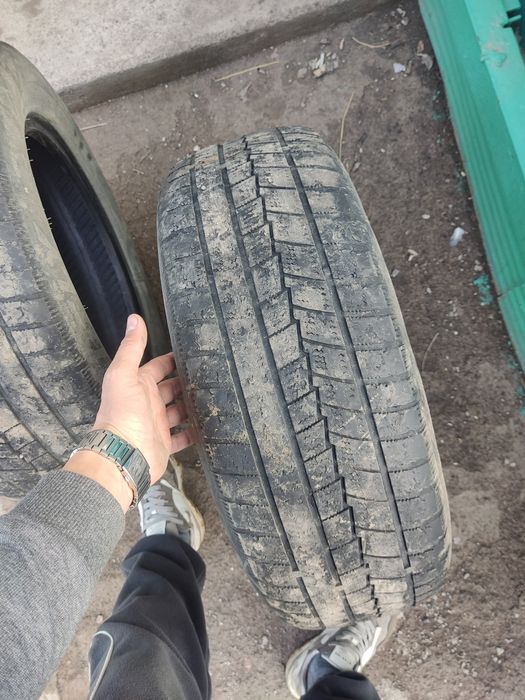 Всесезонка две пары состояние как на фотографии