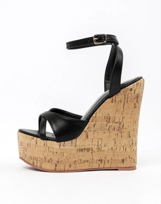 Сандали на платформа