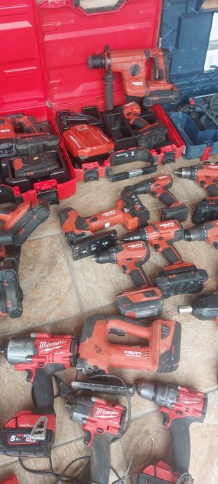 Vând scule hilti în  milwaukee