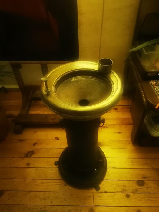 Антикварен медицински умивалник