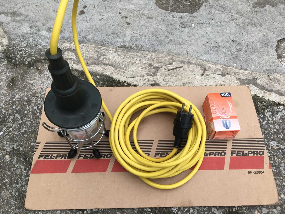 немска , гумирана работна лампа 100 W