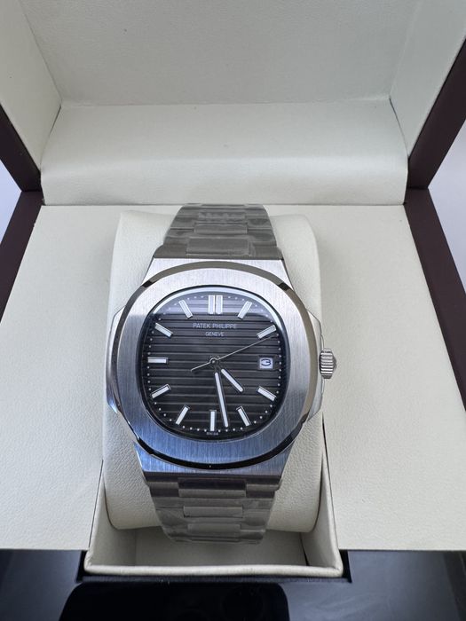 Ceas Patek Philippe Nautilus Gray, Nou