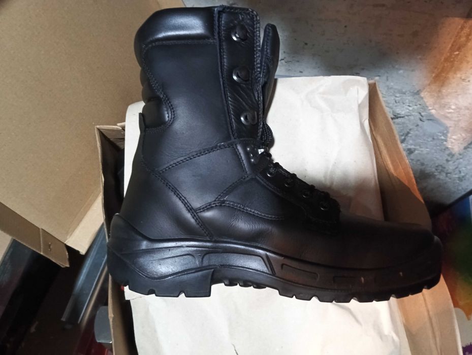 Чисто нови полицейски зимни и летни кубинки