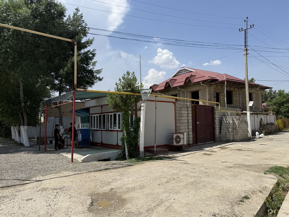 Нарпай трасса кармана туманида уй ва нотурар бино сотилади