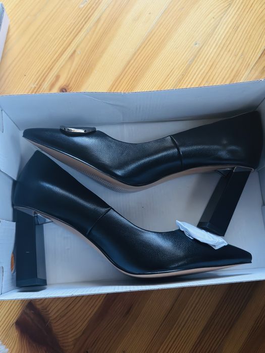 Нови обувки,естествена кожа ,размер 38