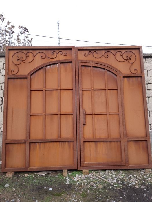 Дарвоза  сотилади