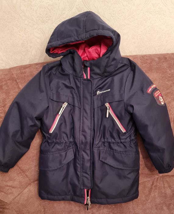 Продам куртку на весну для девочки