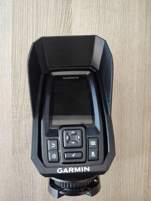 Parasolar sonar Garmin Striker 4 Plus