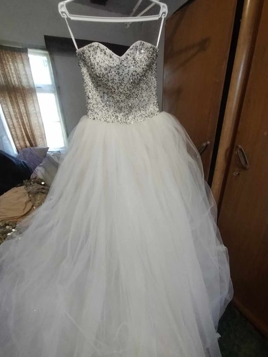 Булчински рокли.