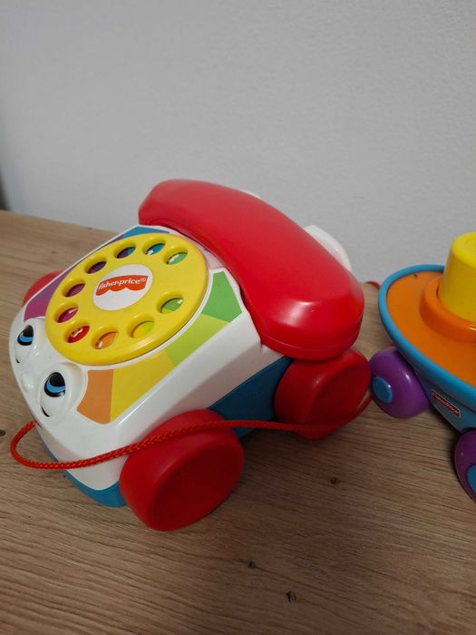 Vand lot cu 4 jucarii pentru copii mici