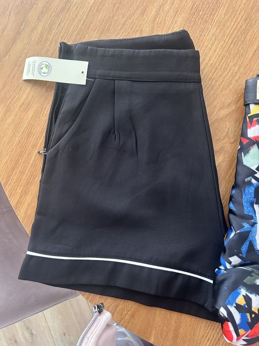 Къси дамски панталони