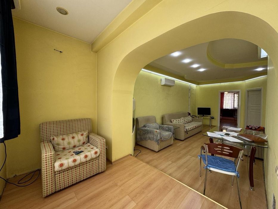 Космонавты МЕТРО 3/2/4 КВАРТИРА в ЦЕНТР Города ЦУМ Через Дорогу КИРПИЧ