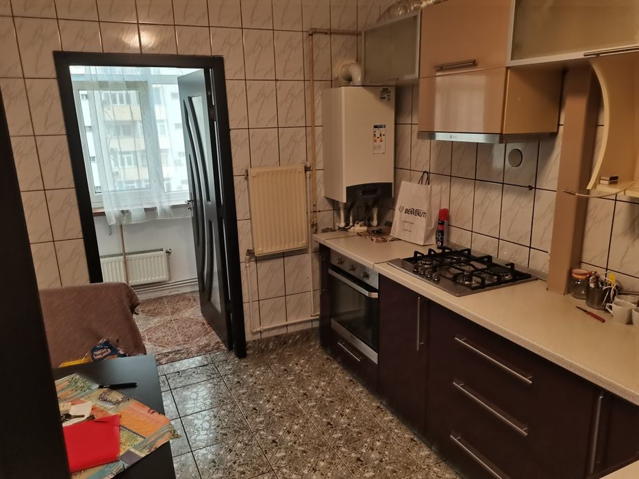 Inchiriez apartament pe termen lung două camere două balcoane