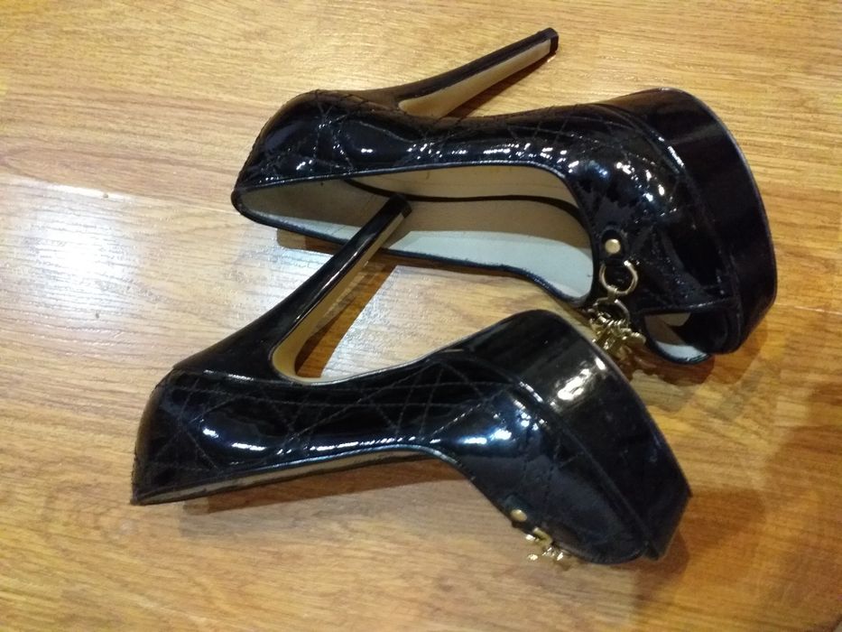 Продам новые туфли и босоножки