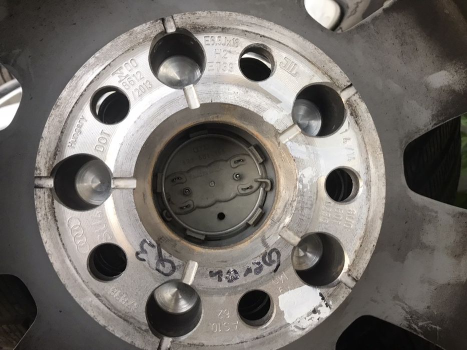 Roti iarna 215/65/16 originale AUDI Q3 DOT 2014