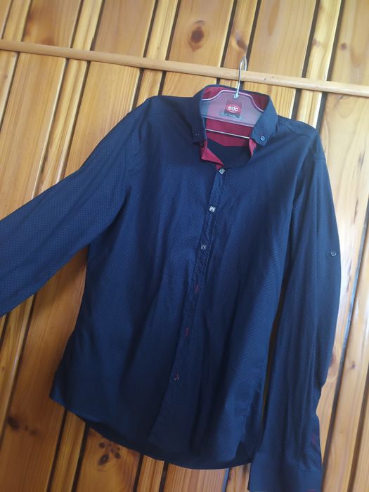 Мъжки ризи, продават се двете