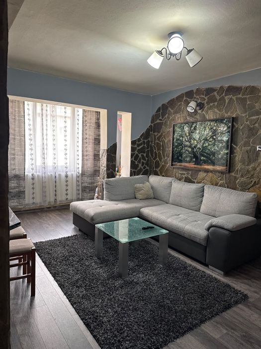 „Apartament 2 camere, mobilat și utilat, gata de locuit