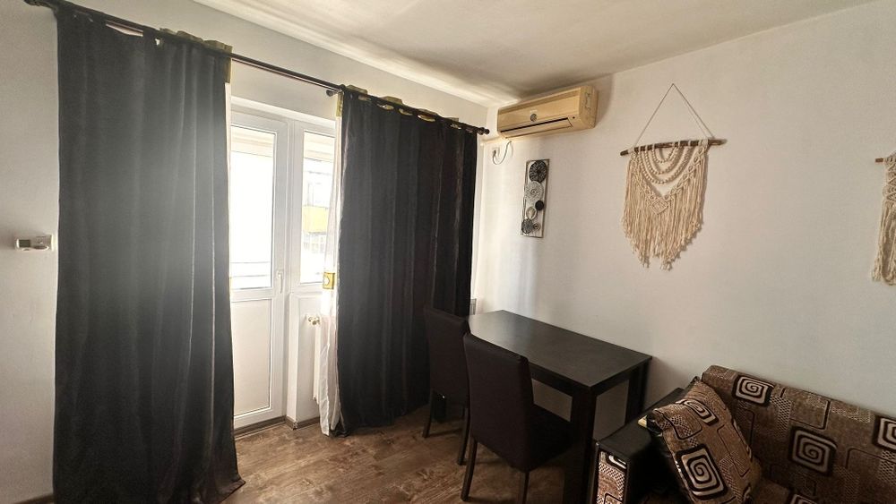 Ofer spre închiriere garsoniera zona centrala