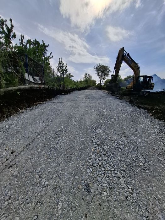 Vand teren intravilan Valea Chintaului