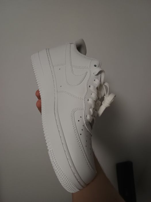 Nike air force triple white