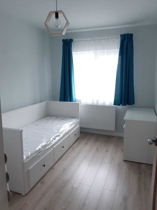 Persoana fizica inchiriez apartament cu 3 camere decomandat, 2 bai, Str. Calea Floresti, Manastur