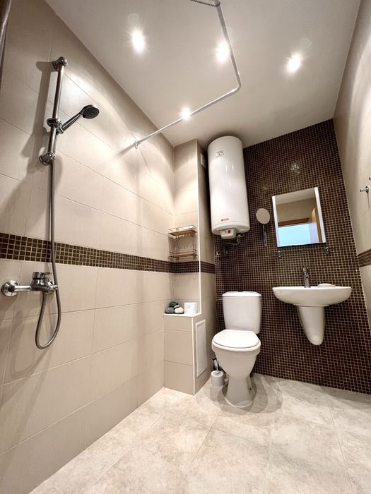 Дава се под наем Едностаен апартамент в Варна, Бриз - 40 кв.м за 459 € - Снимка #3