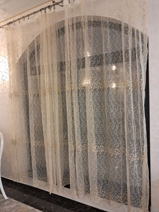 Perdea aurie cu flori  2,30inaltime pe 5,90 lungime
