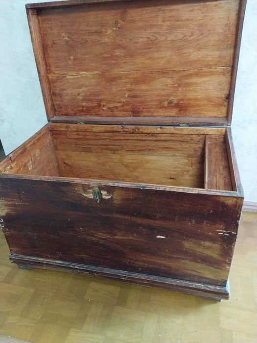 Старинный сундук для хранения