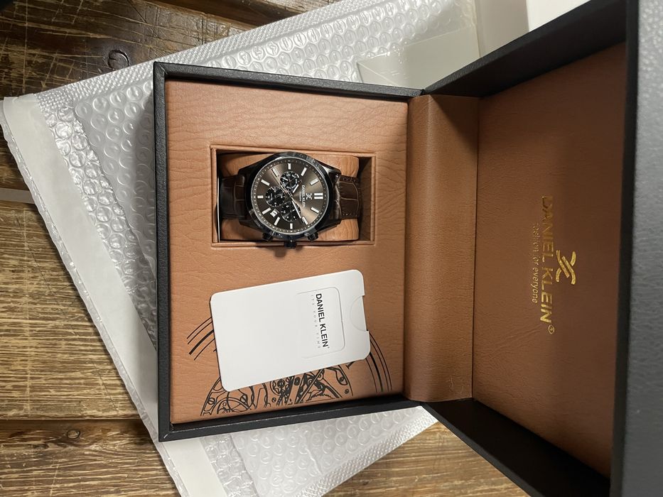 Продам оригинальный часы Daniel Klein
