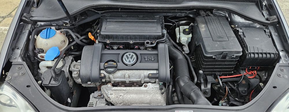Vând VW Golf 5   1.4 MPI UNITED