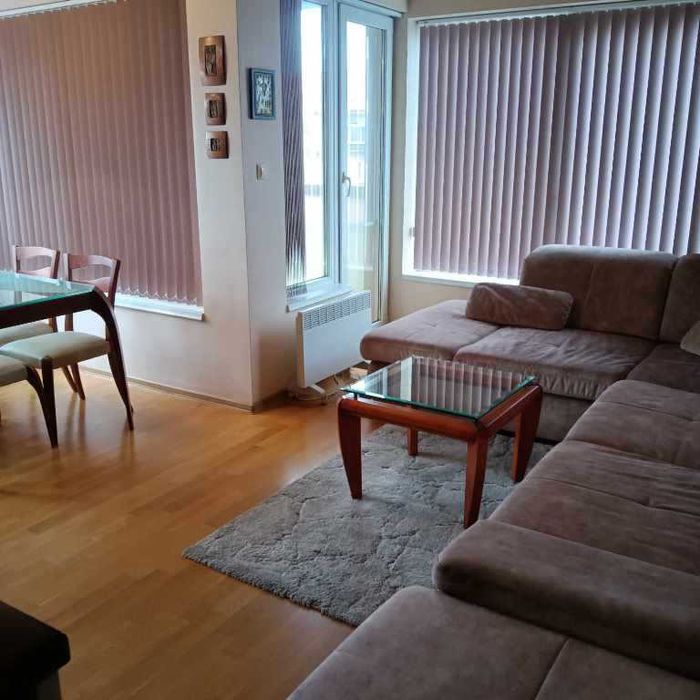 Апартамент с четири спални в район Чаталджа!