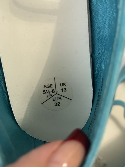 детские туфли с парижа