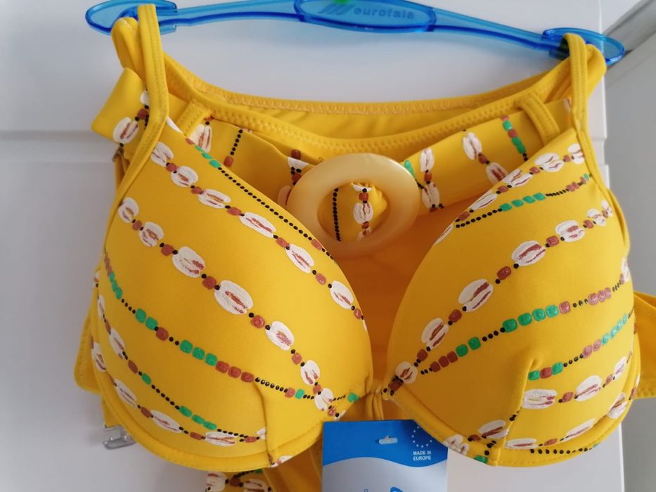 Costume de baie noi cu eticheta