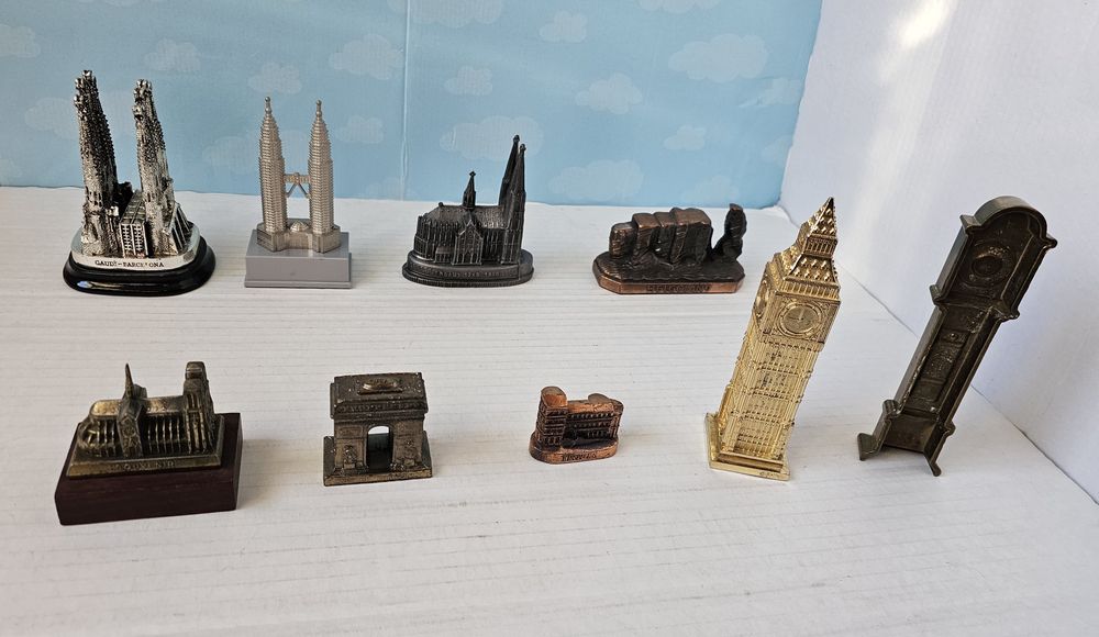 Lot machete ale unor construcții celebre