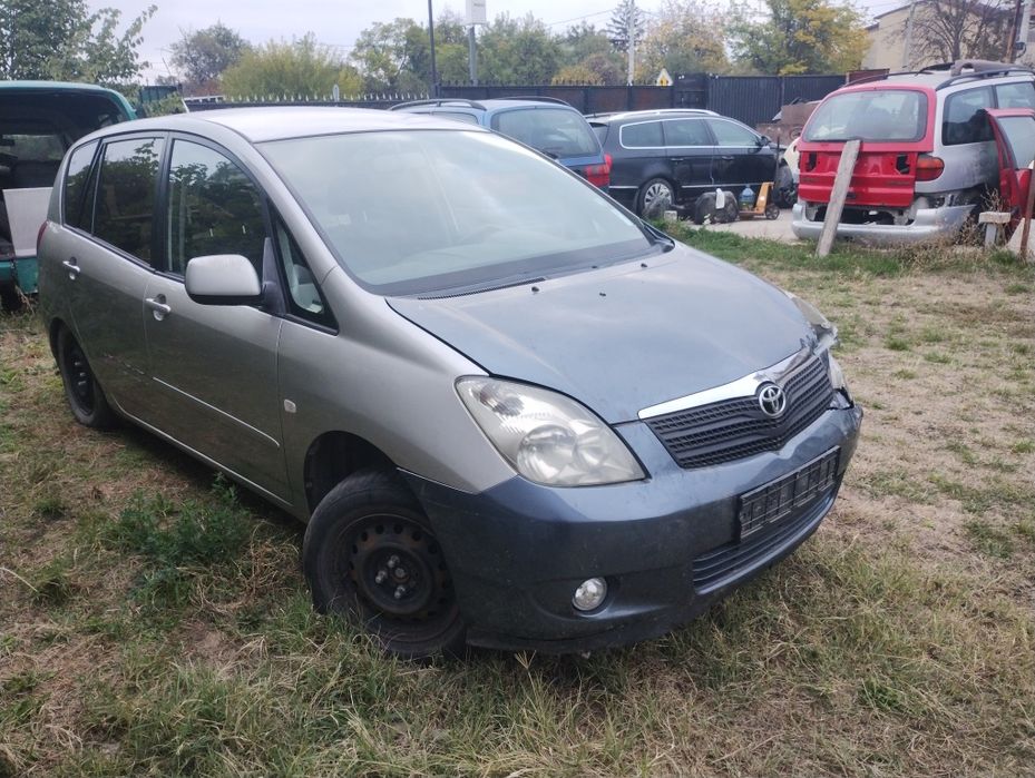 2 бр Тойота Корола Версо на части