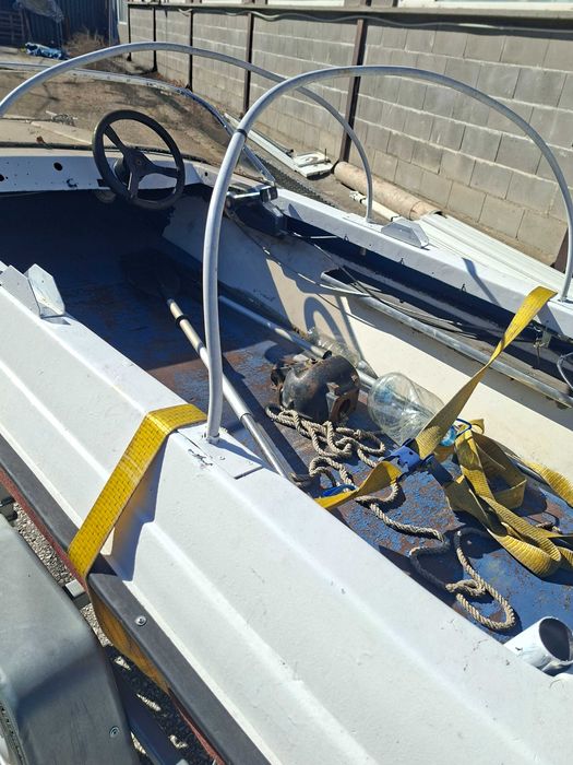 Лодка с колесар с регистра ия