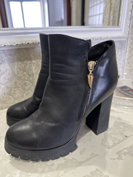 Полуботинки на каблуке