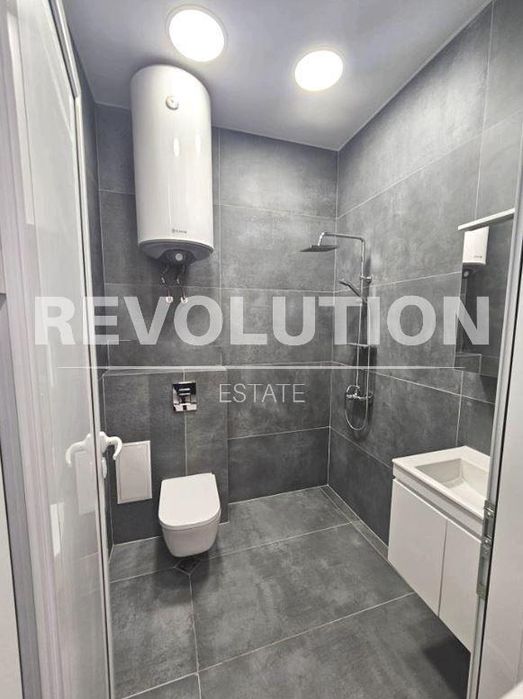 Дава се под наем Тристаен апартамент в Варна, Гръцка махала - 100 кв.м за 750 € - Снимка #4