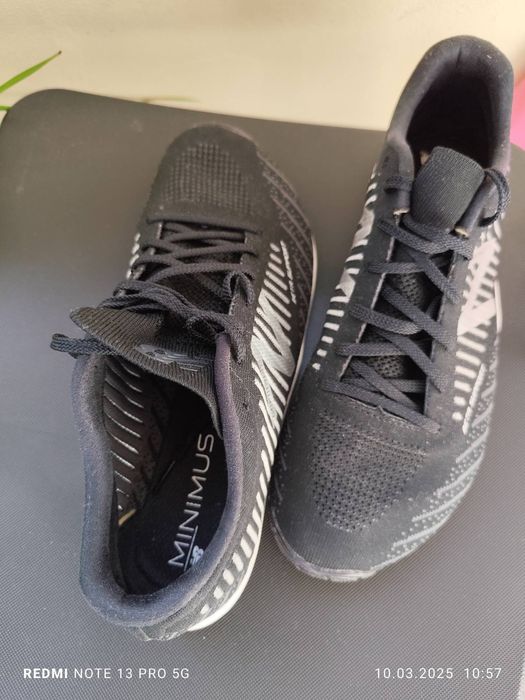 New Balance Men's
с мрежа която позволява крака да  диша
Размер 45.5
2