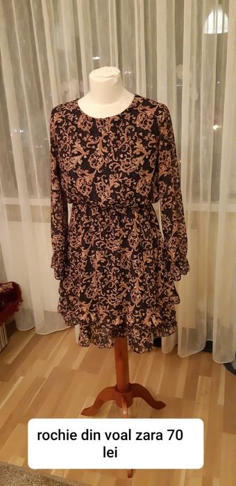 Vand rochii de ocazie sau casual