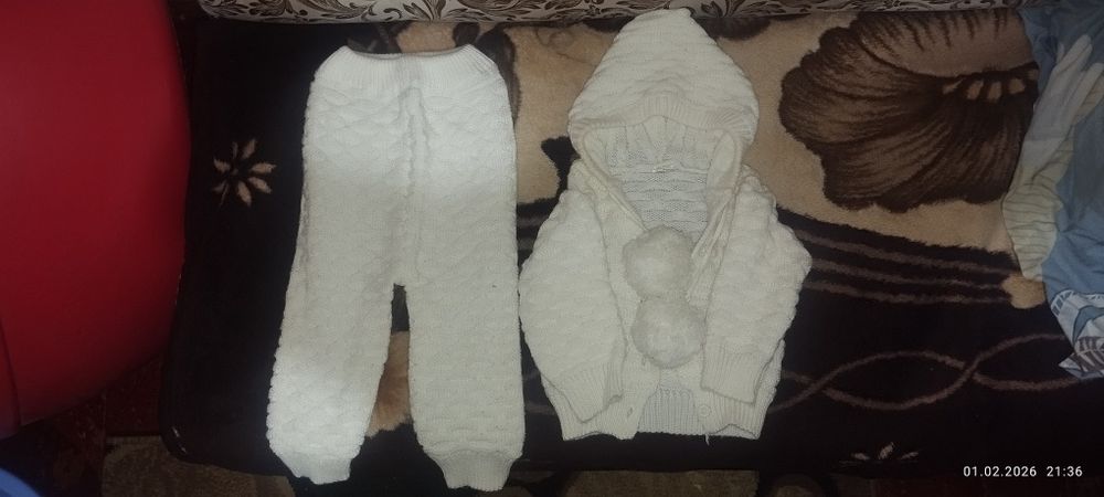 Продам вязаный костюм детский