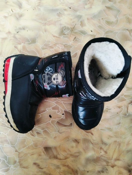 Обувь на мальчика 24-25 размера