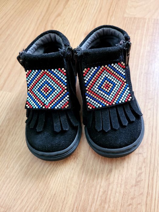 Ghete fetita marimea 19