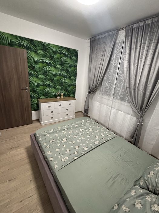 Inchiriez apartament 3 camere