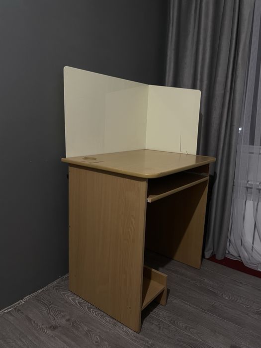Стол компьютерный