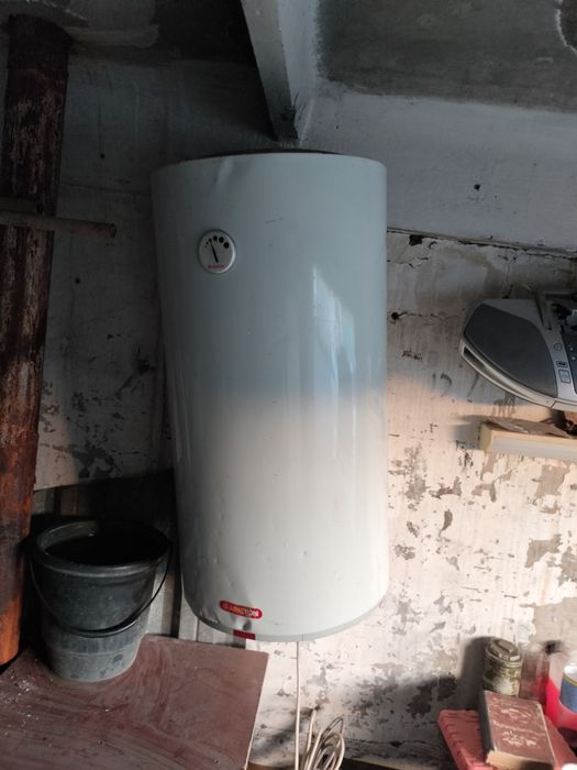 Продаётся Аристон 100 л