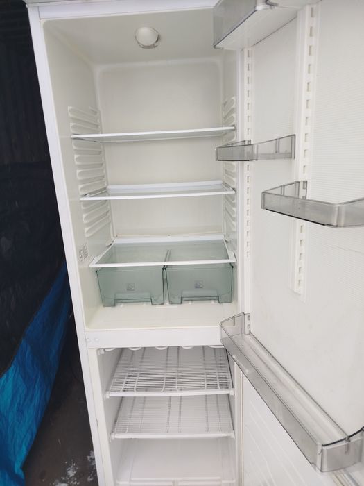 Холодильник рабочий