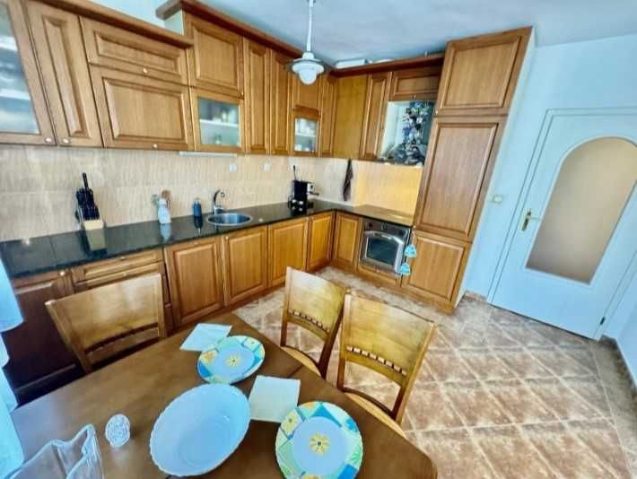 Дава се под наем Тристаен апартамент в София, Център - 100 кв.м за 767 € - Снимка #1